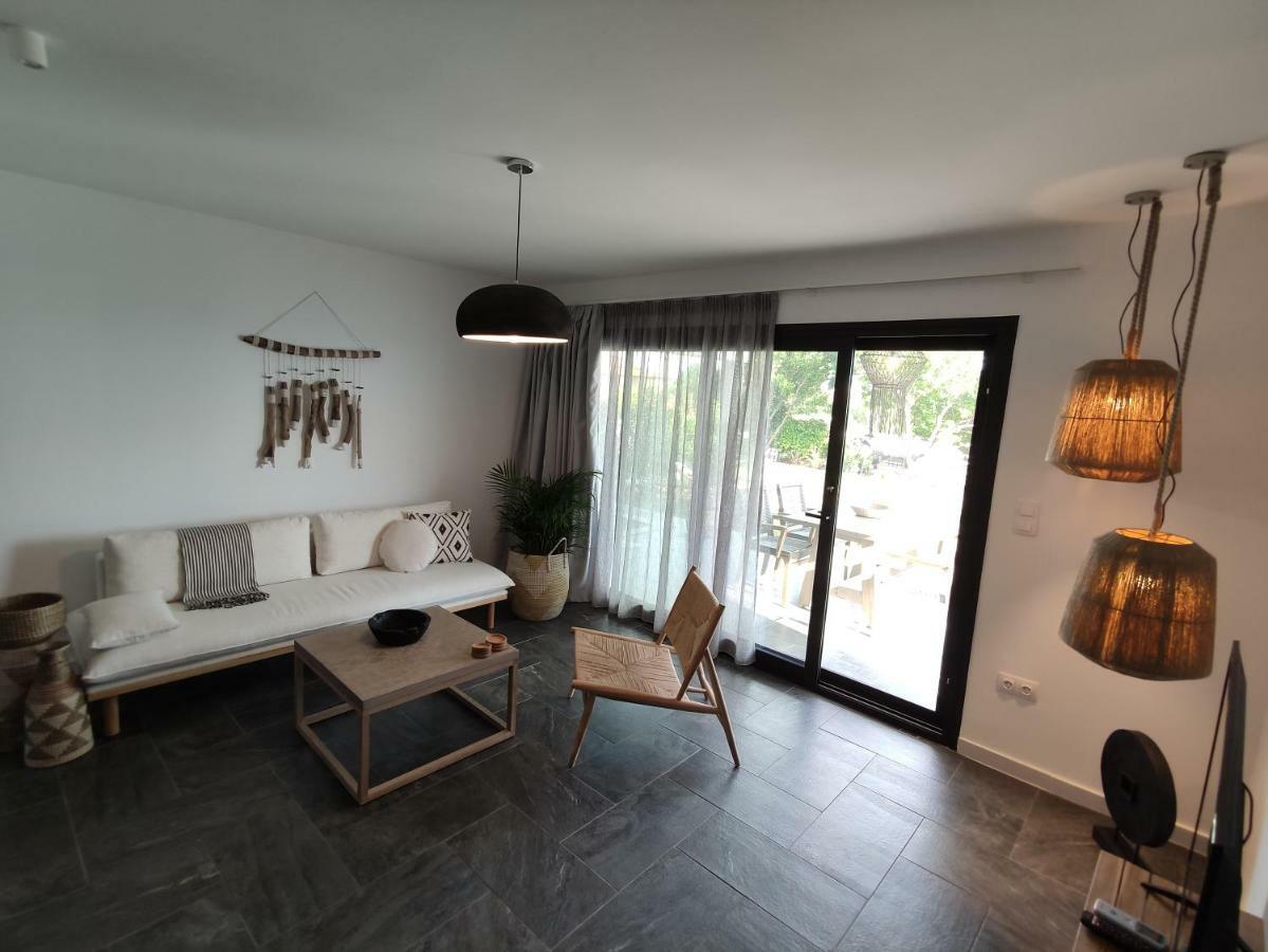 Thea Suites Potidea Nea Poteidaia Esterno foto
