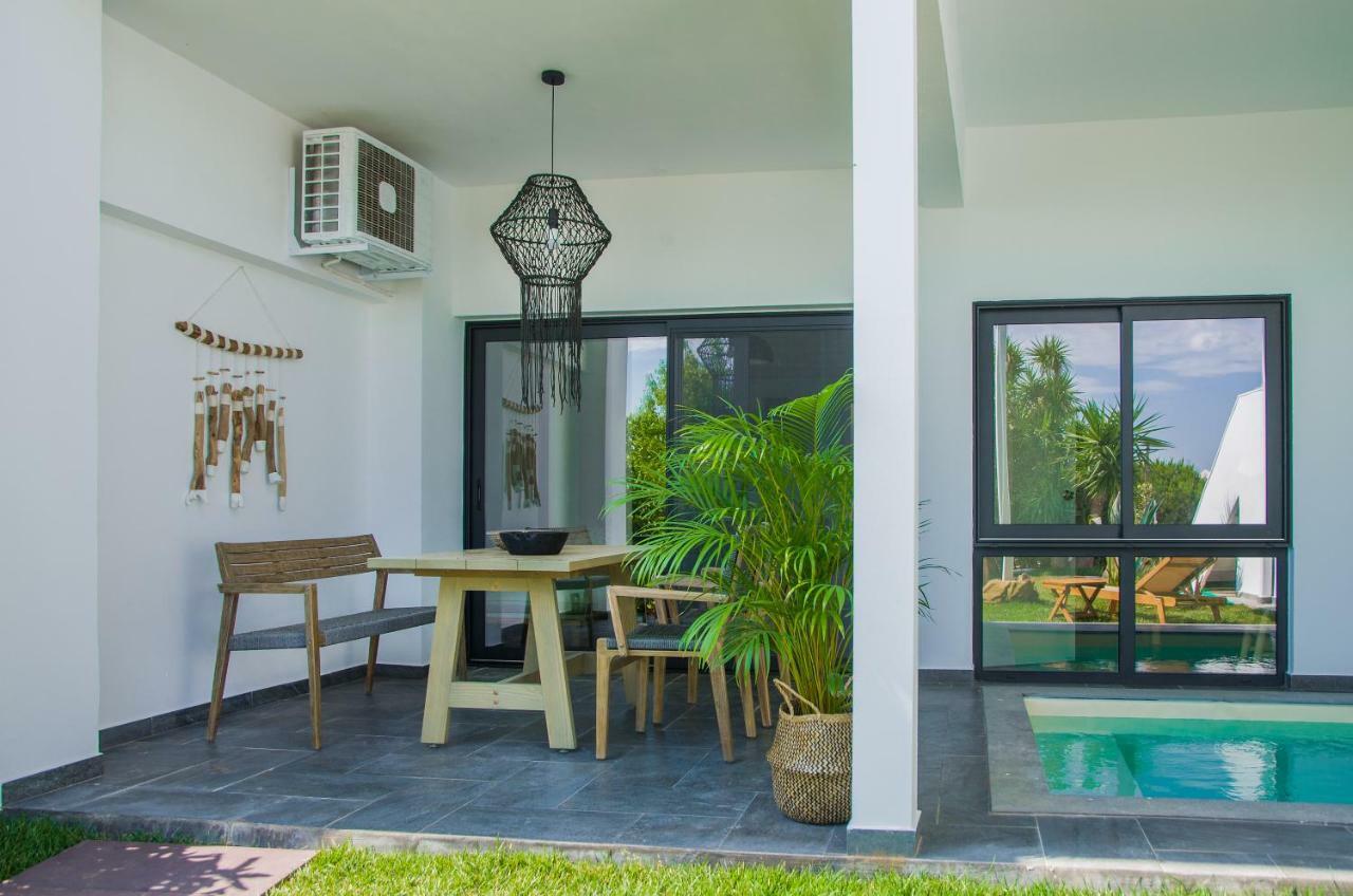 Thea Suites Potidea Nea Poteidaia Esterno foto