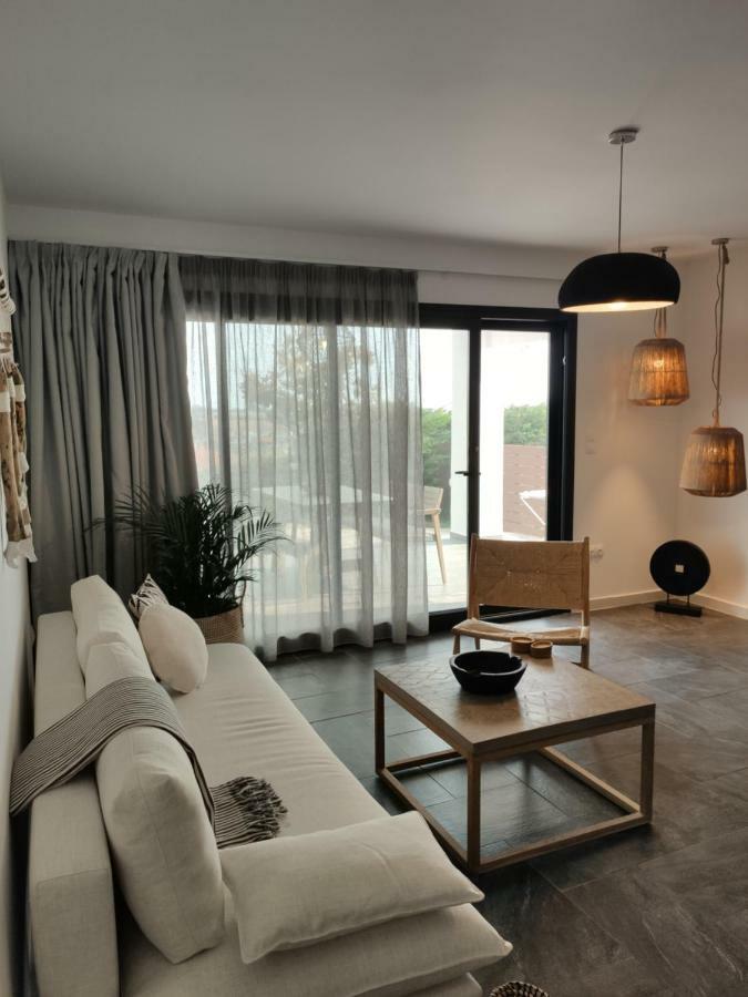 Thea Suites Potidea Nea Poteidaia Esterno foto