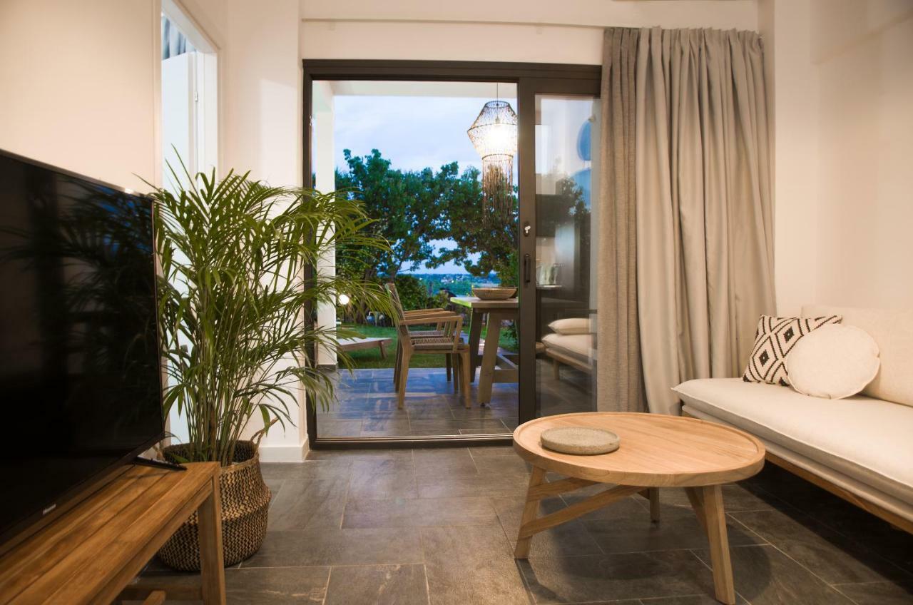 Thea Suites Potidea Nea Poteidaia Esterno foto