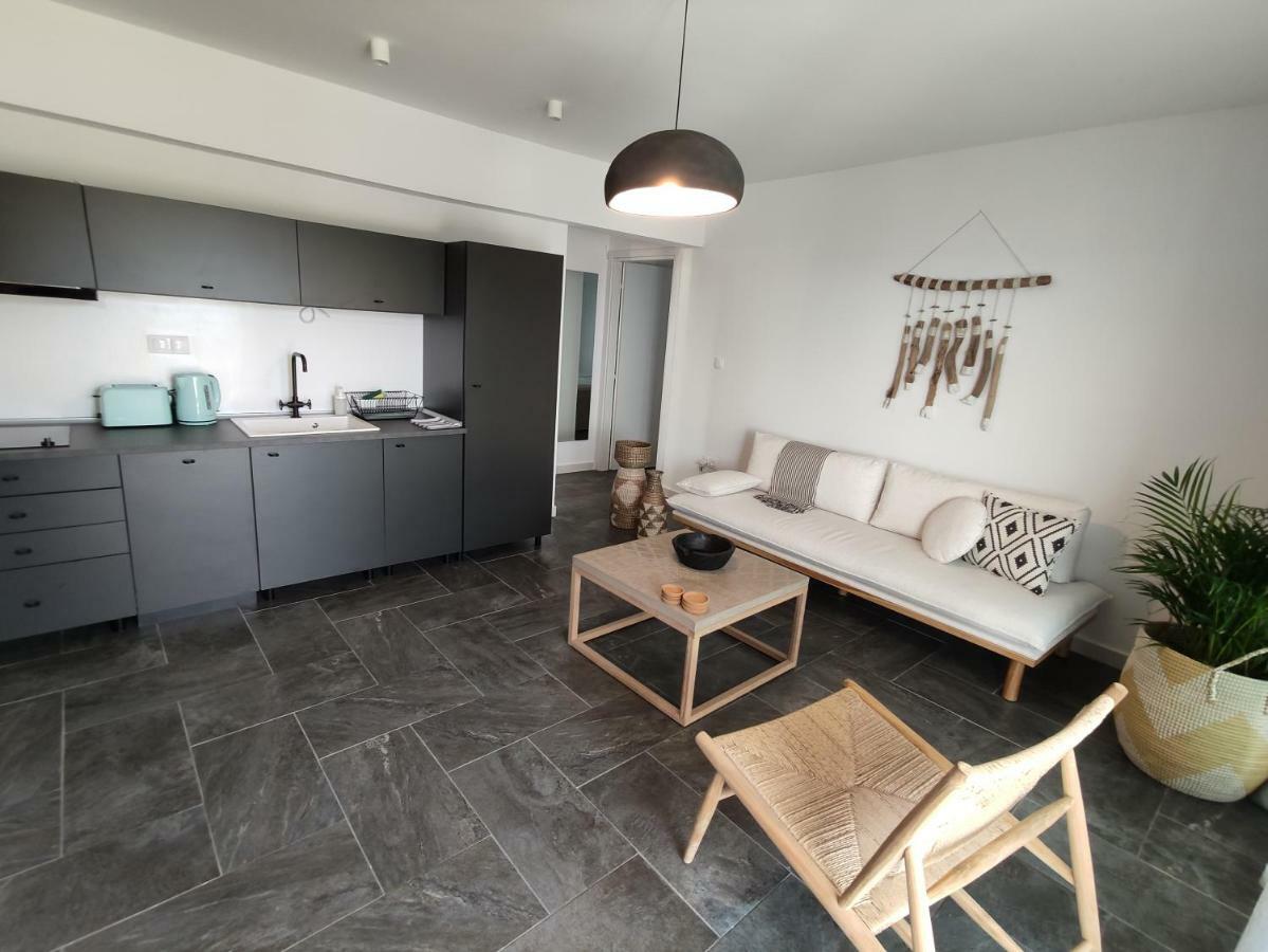 Thea Suites Potidea Nea Poteidaia Esterno foto