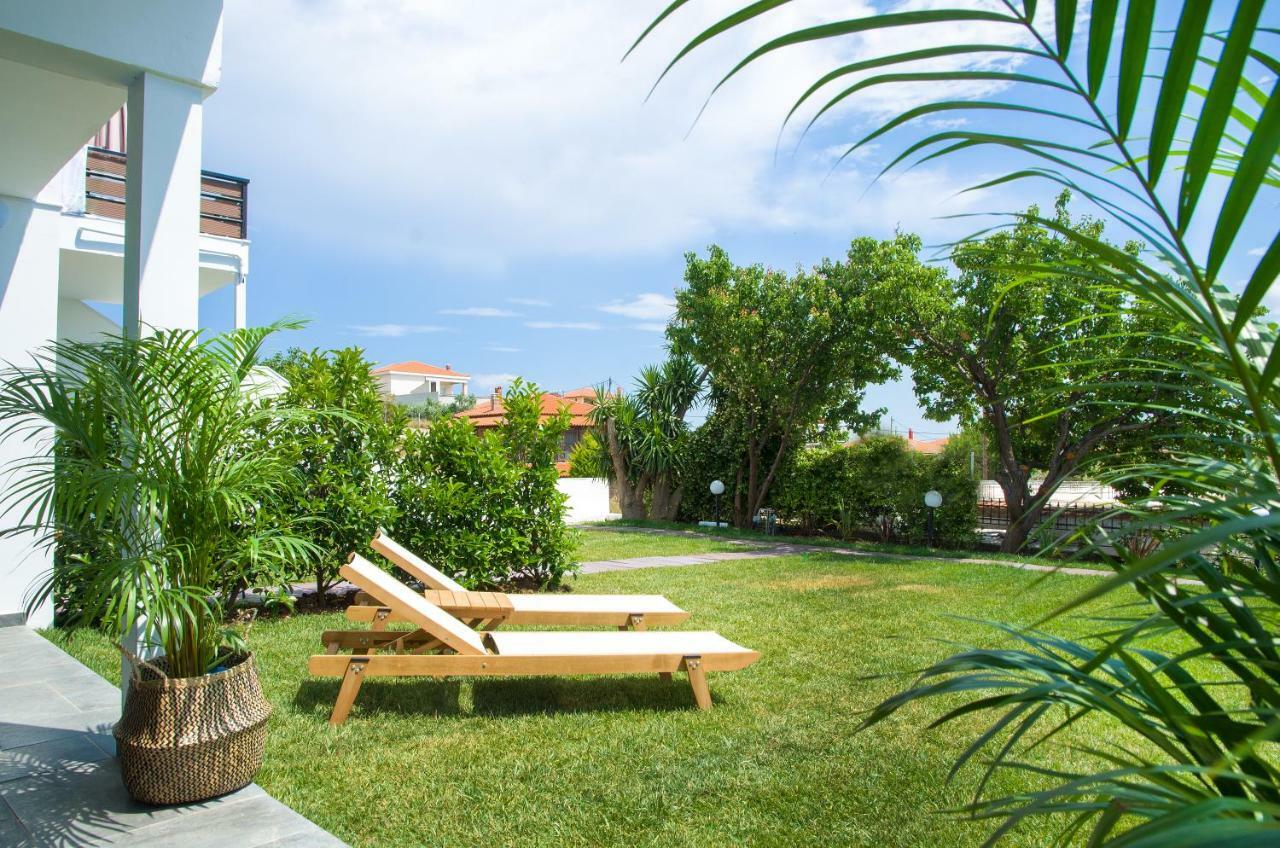 Thea Suites Potidea Nea Poteidaia Esterno foto