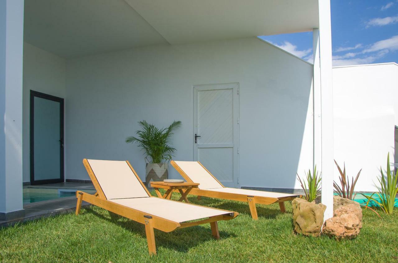 Thea Suites Potidea Nea Poteidaia Esterno foto