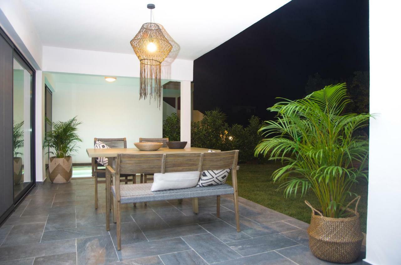 Thea Suites Potidea Nea Poteidaia Esterno foto