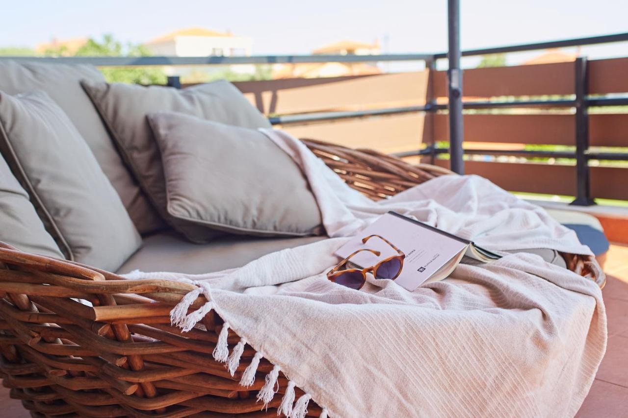 Thea Suites Potidea Nea Poteidaia Esterno foto